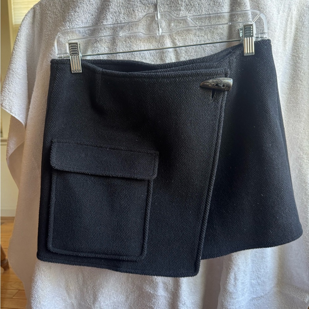 Burberry wool skirt size 8
